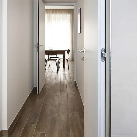 Italianway - Corso Sempione 8 *