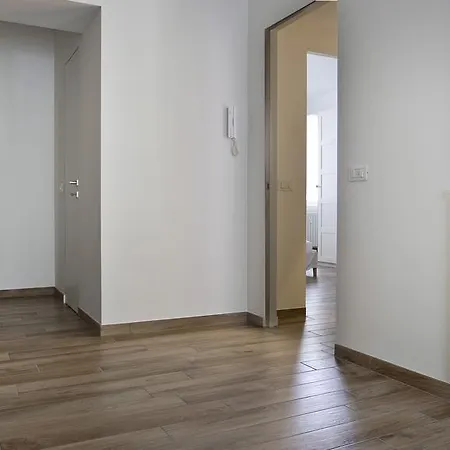 Italianway - Corso Sempione 8 * Milan
